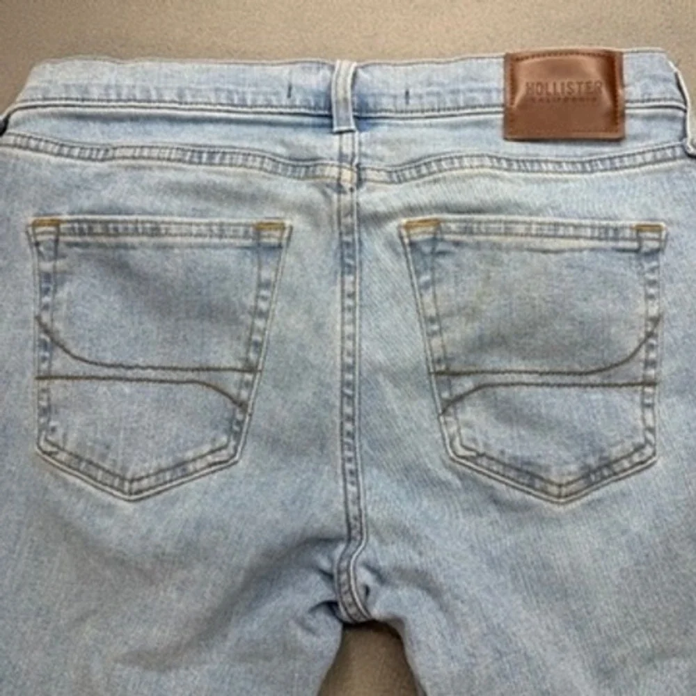 Hollister Epic Flex Straight Jeans Men 30x32 (FIT 32x30) Light Wash Blue Denim